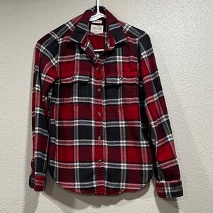 American Eagle Classic Fit Plaid Button-Up Flannel Shirt